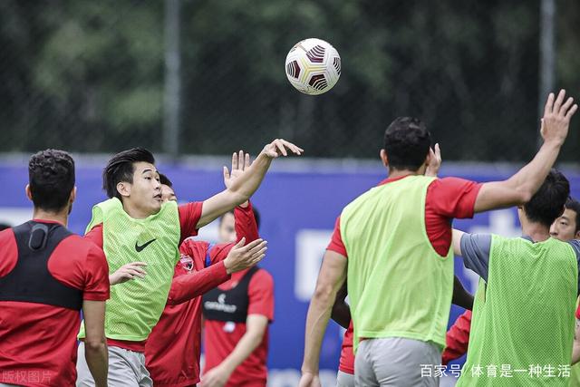 身价7000万！记者：皇马考虑出售楚阿梅尼，曼联已表达强烈兴趣